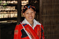 minority in hagiang, lady in traditional outfit, pa then lady, traditional costume